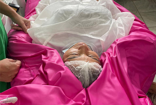 O posicionador cirúrgico vacuform 2.0 acomoda, conforta e tranquiliza o paciente, aumentando a segurança e reduzindo o risco para o dentista realizar os procedimentos com tranquilidade.